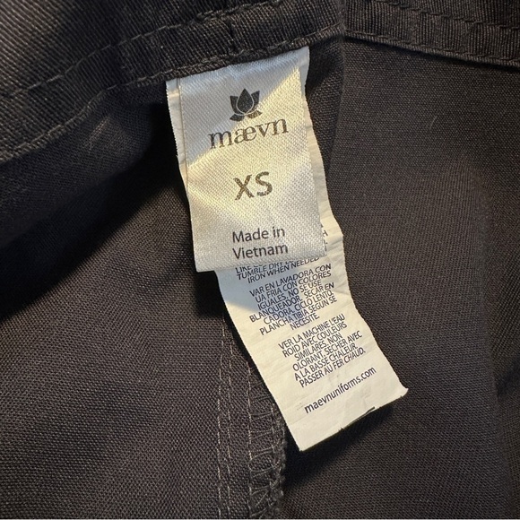 Maevn Women's Gray Scrub Pants Size XS - Picture 3 of 3
